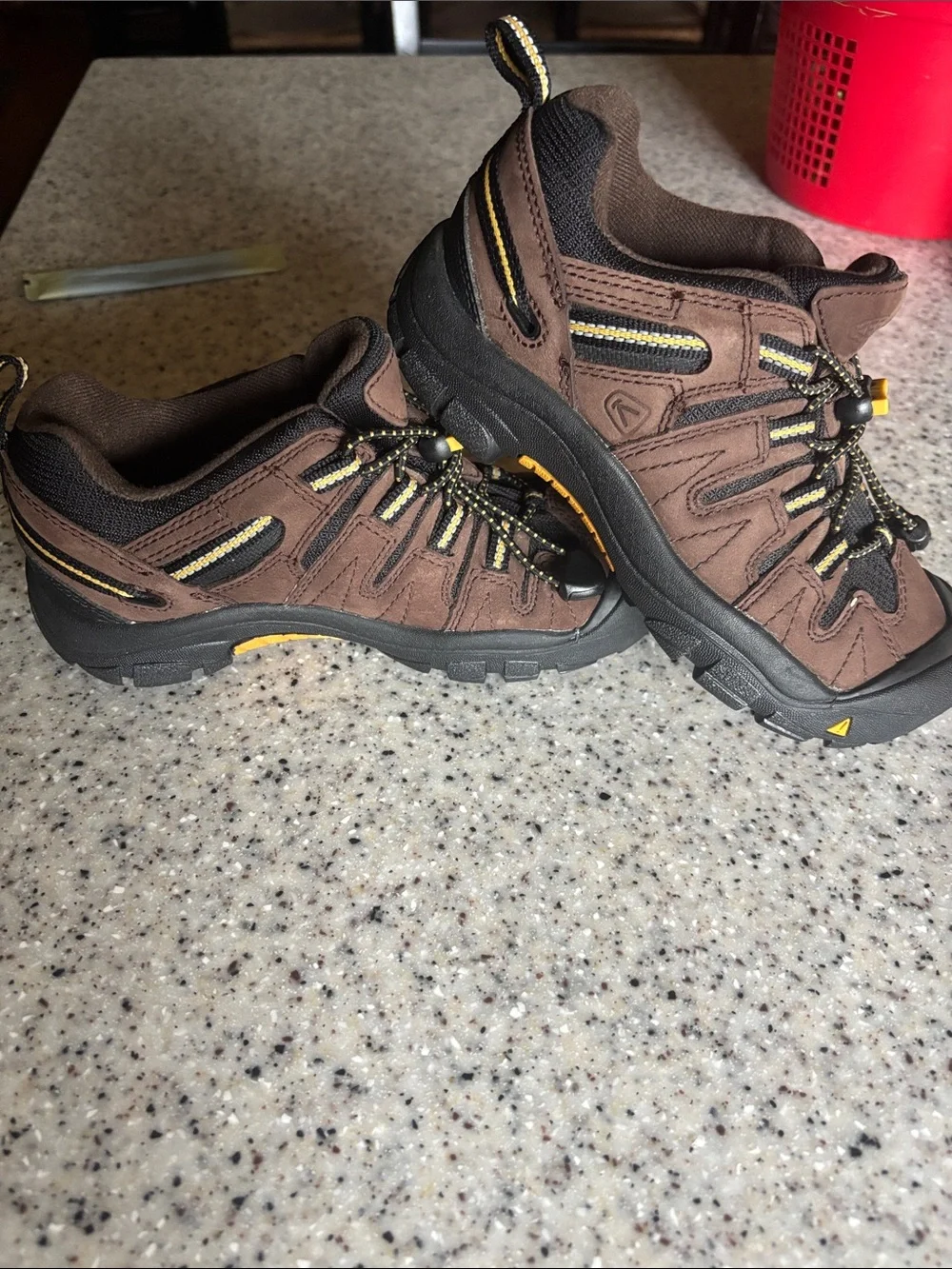 Keen Brown Leather Low-Cut Shoes with Yellow Accents